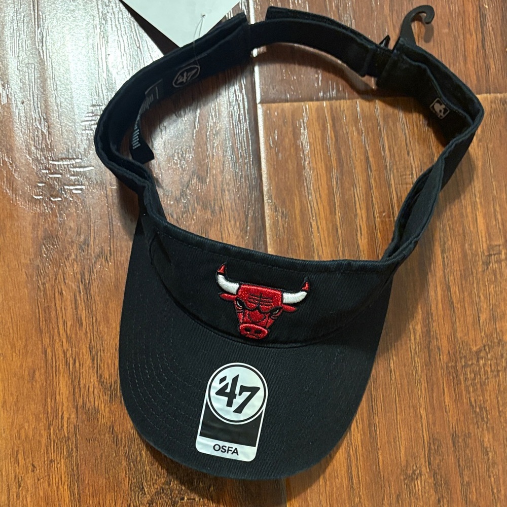 BNWT ‘47 Chicago Bulls NBA Visor Hat